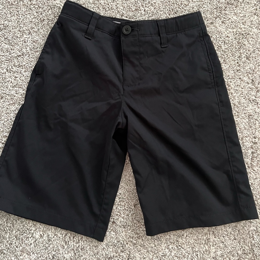 Boys under armour black shorts size 10